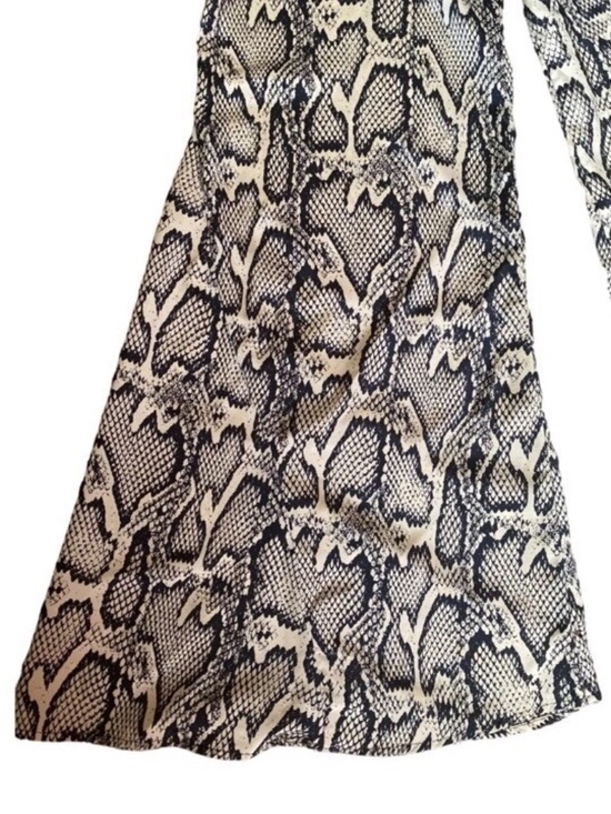 Show me Your Mumu Python Snake Print Wide Leg Bell Bottom Boho Pull On Pants L - Picture 3 of 4